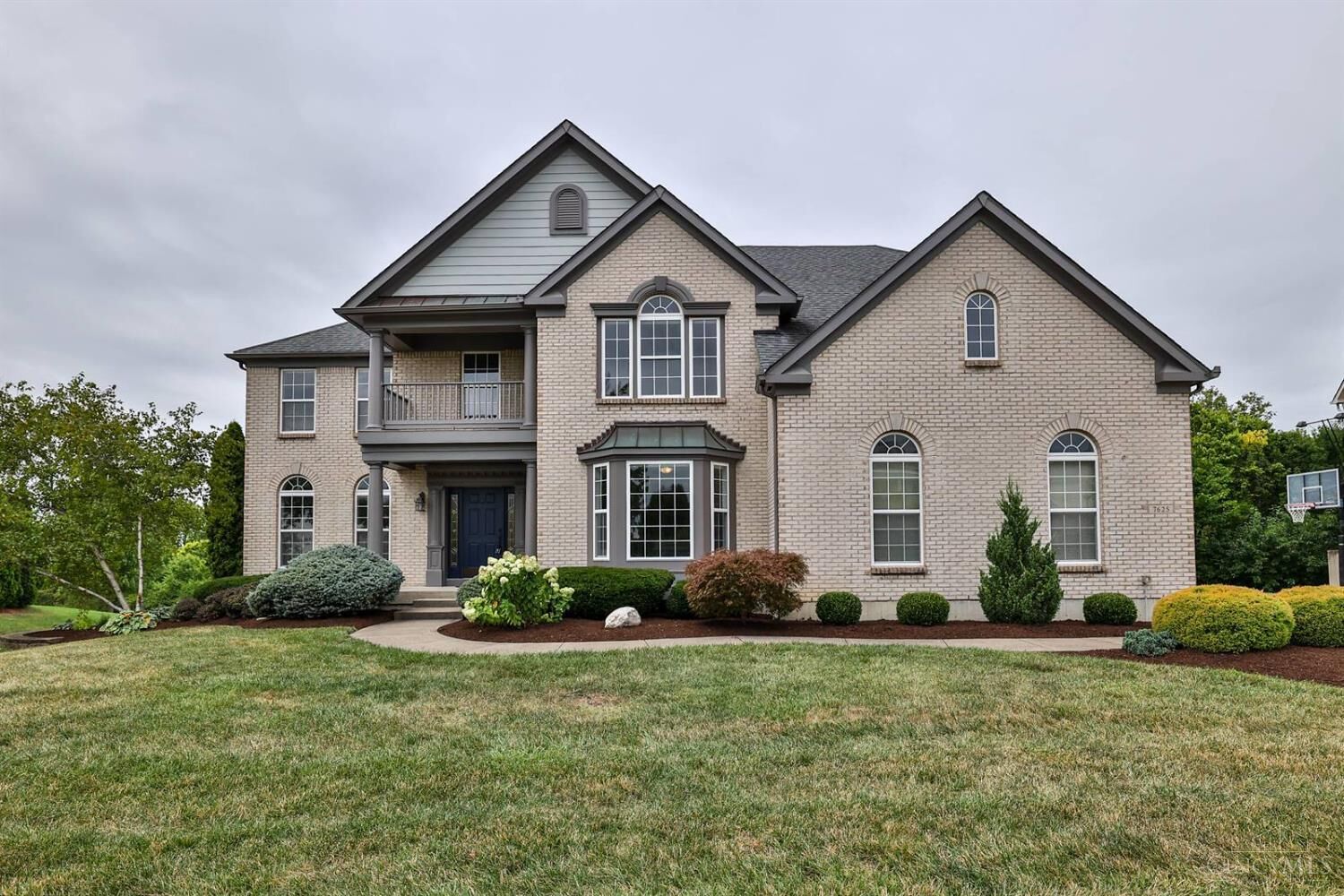 Property Photo: 7625 Foxchase Drive OH 45069