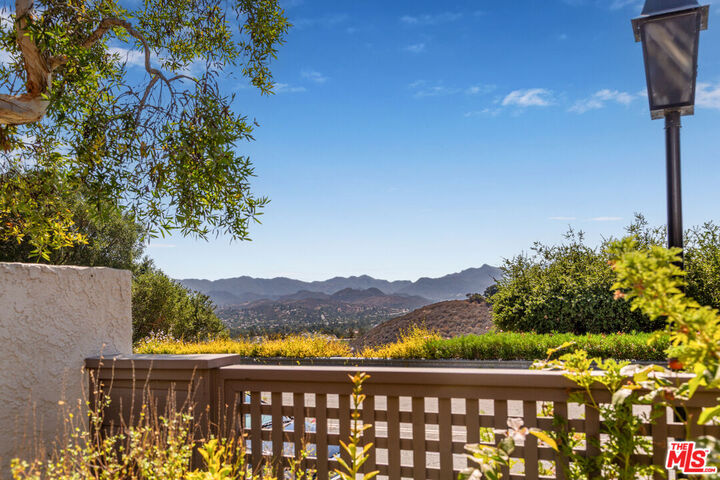 Property Photo:  1017 Via Colinas  CA 91362 