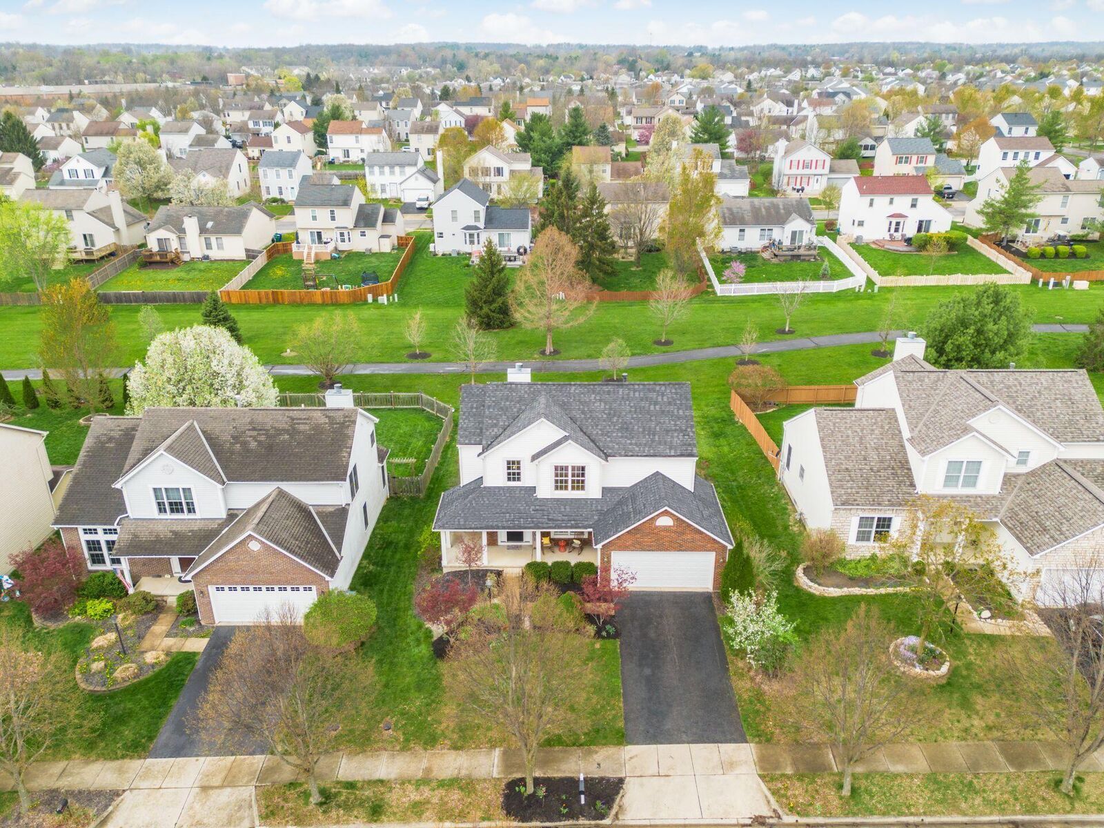 Property Photo:  301 Tar Heel Drive  OH 43015