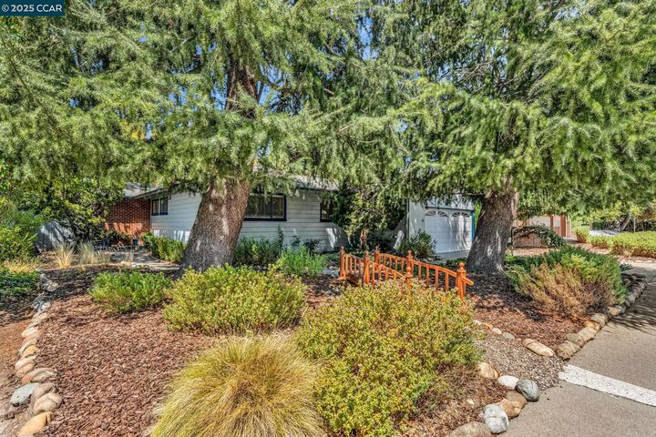 Property Photo: 1540 Brentwood Court CA 94595