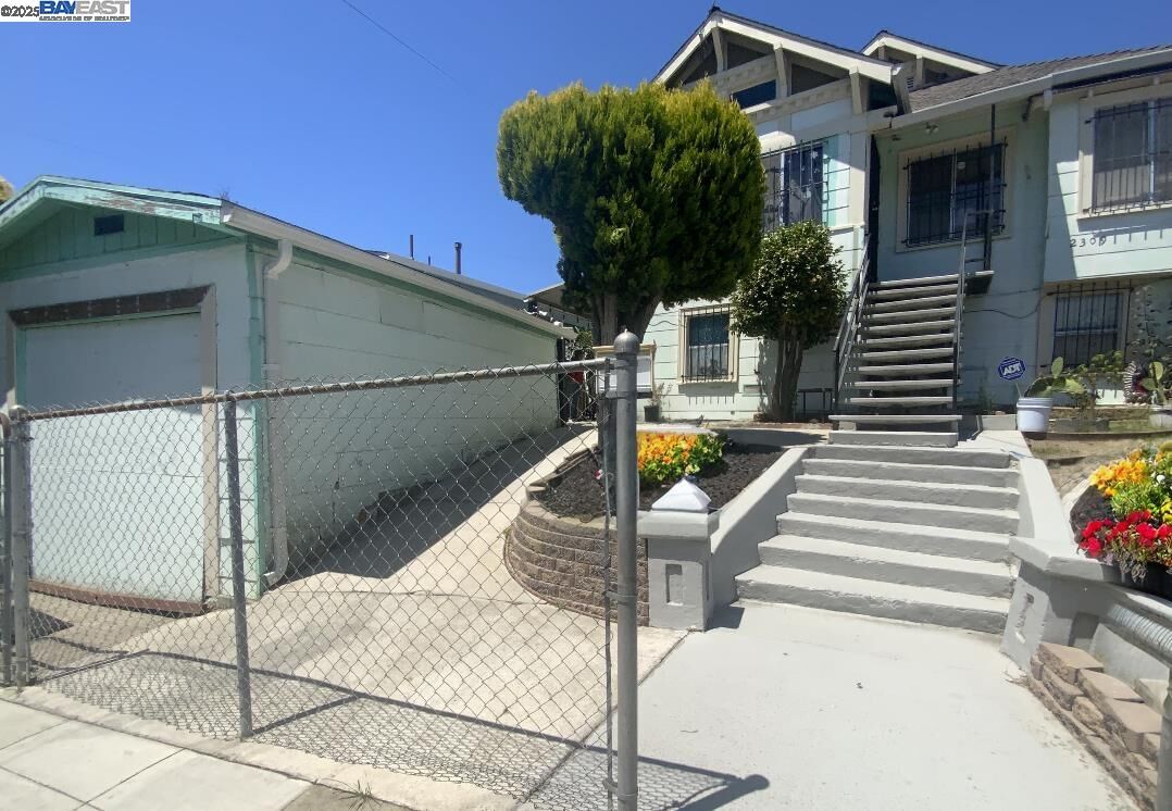Property Photo: 2309 High St CA 94601