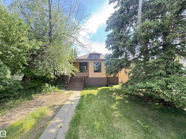 10719 74 Avenue NW  Edmonton AB T6E 1G7 photo