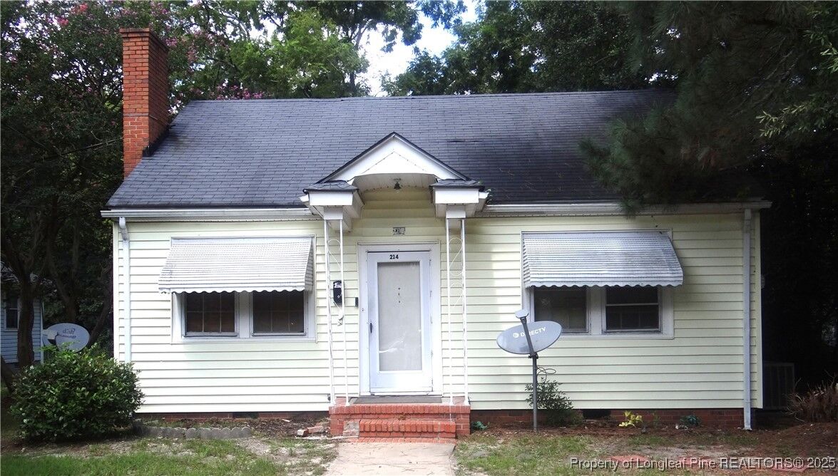 Property Photo:  214 S Windsor Drive  NC 28301 