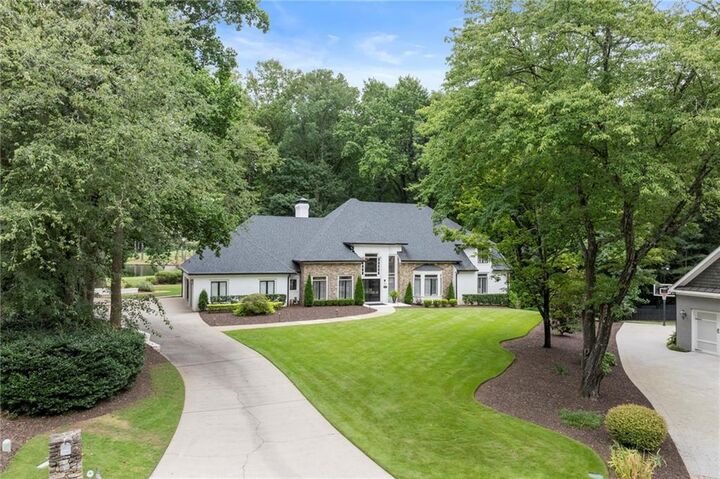 Property Photo: 1460 Lakemist Court GA 30075