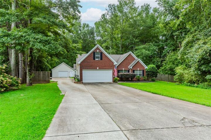 Property Photo: 5300 Valley Forest Way GA 30542