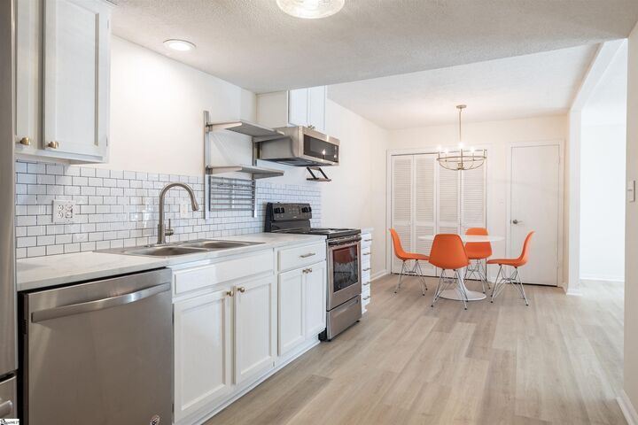 Property Photo: 3706 E North Street SC 29615