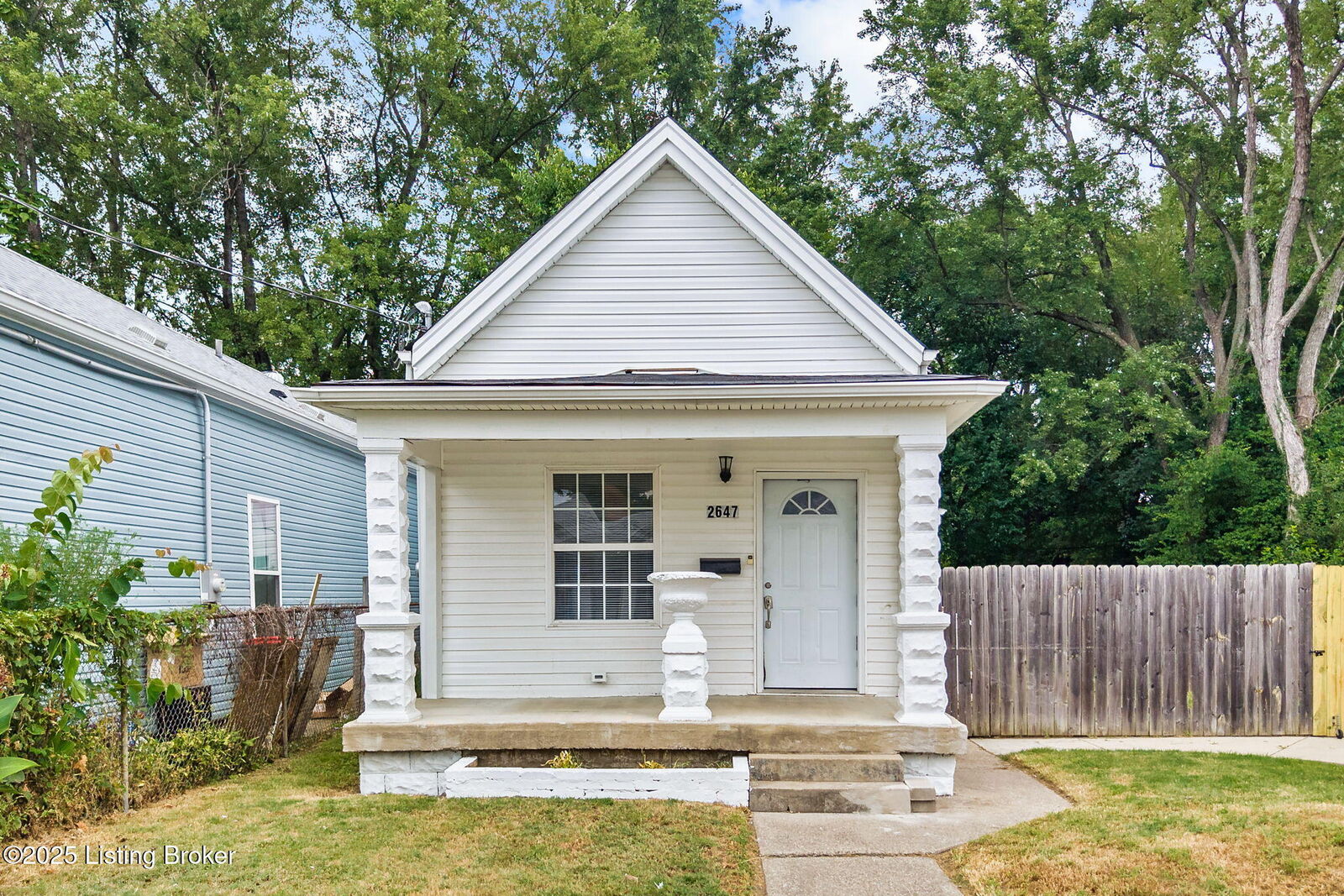 Property Photo: 2647 Alford Ave KY 40212