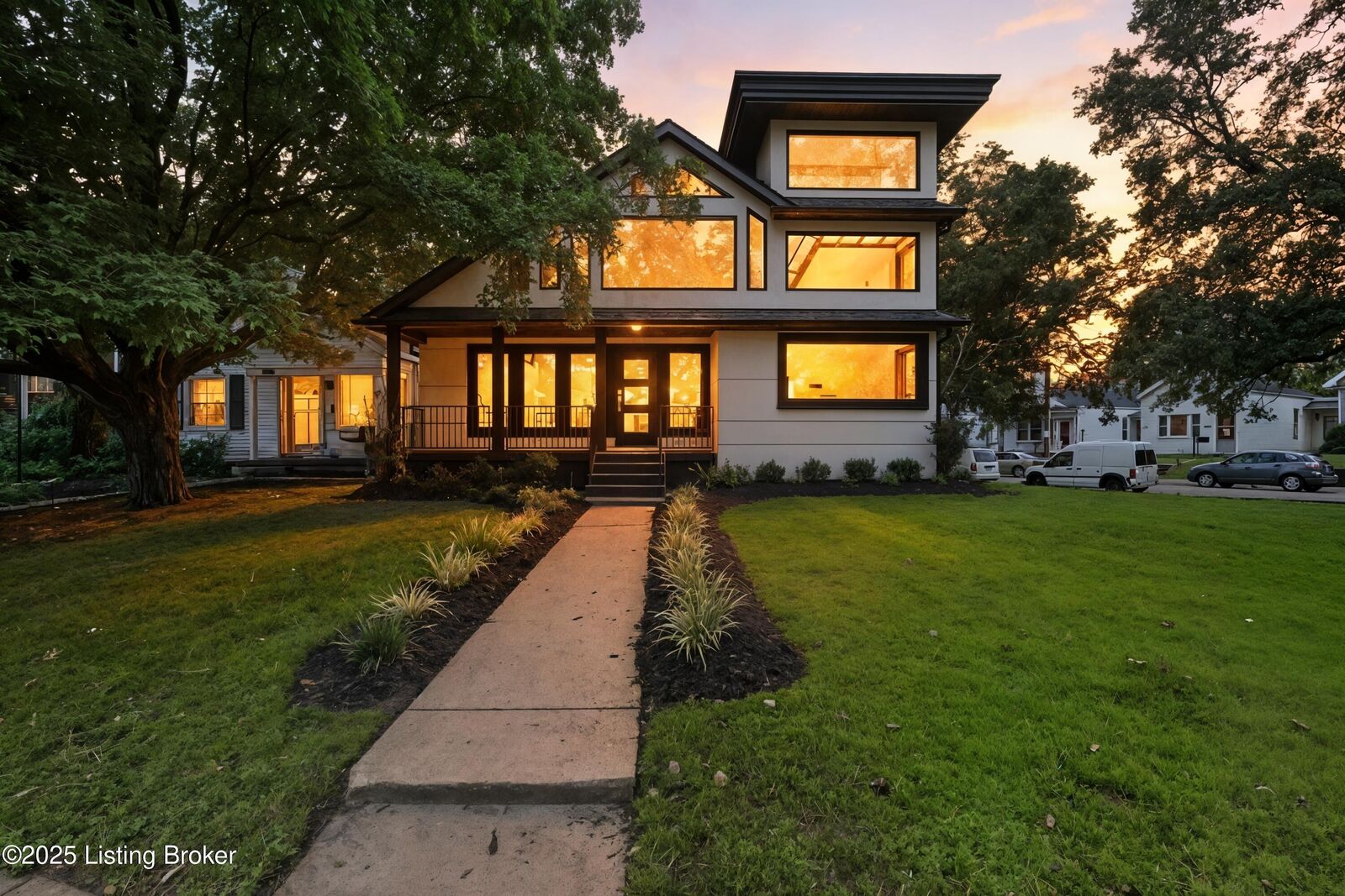 Property Photo:  1100 Ellison Ave  KY 40204 