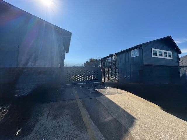 Property Photo: 4706 Yellowstone Boulevard TX 77021