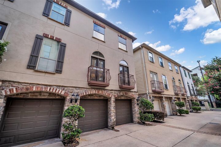 Property Photo: 542 Bomar Street TX 77006