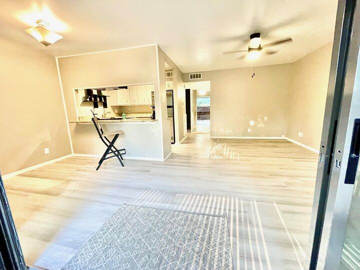 Property Photo: 3942 W Alabama Street 6 TX 77027