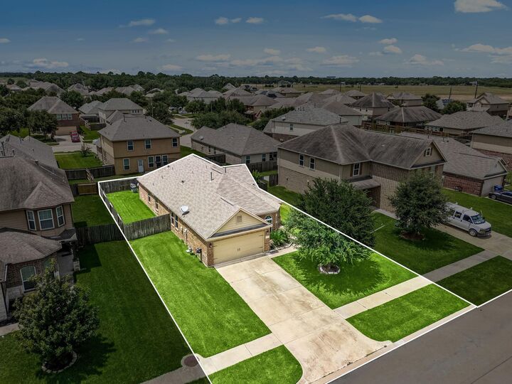Property Photo: 2802 Finwood Drive TX 77471