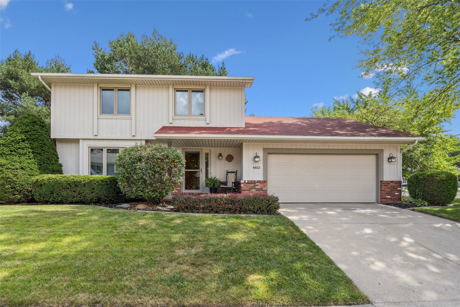 Property Photo: 4853 84th Street IA 50322