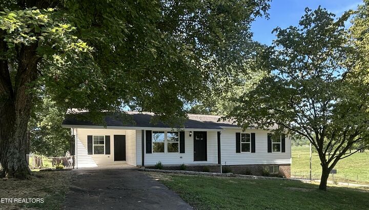 Property Photo: 4089 Glenmore Drive TN 37853