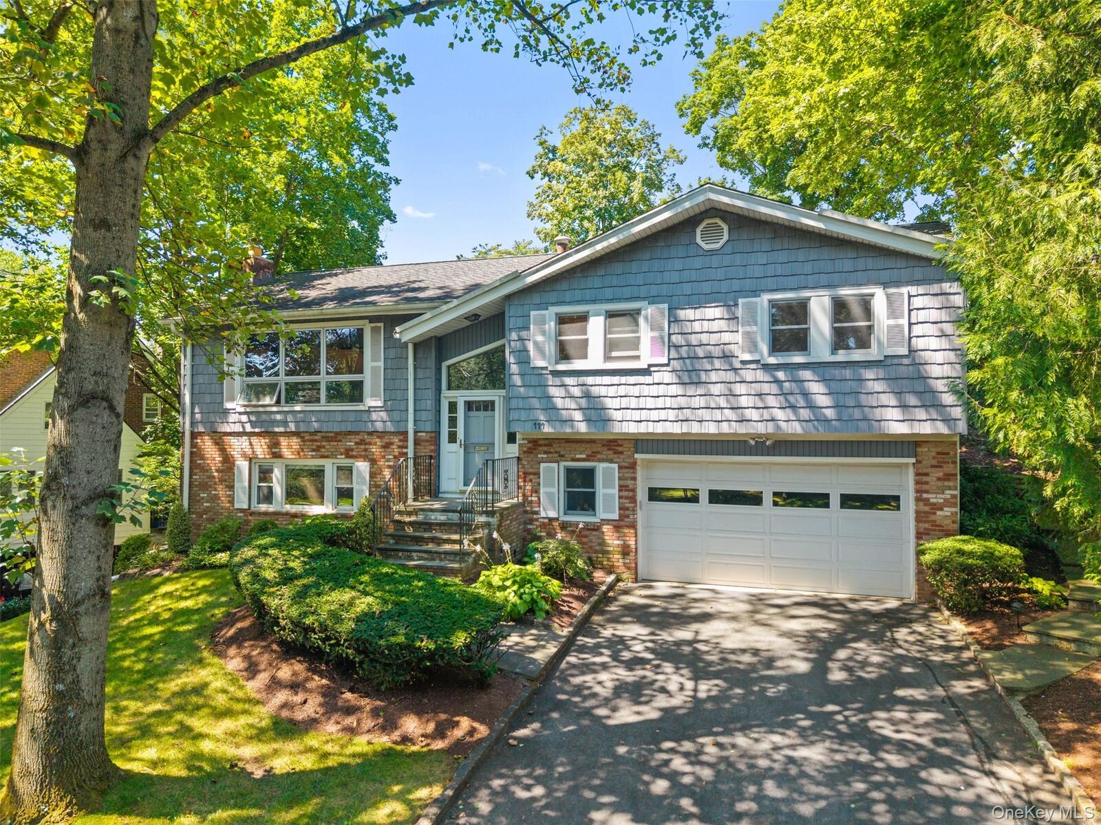 Property Photo:  114 Oxford Road  NY 10804 