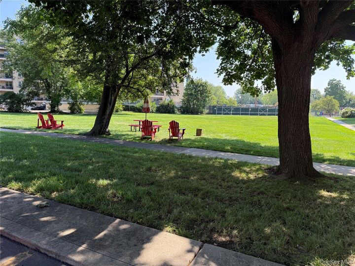 Property Photo:  23-35 Bell Boulevard 6G  NY 11360 