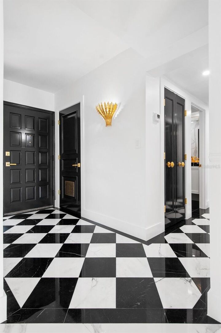 Property Photo: 100 S Interlachen Avenue 404 FL 32789