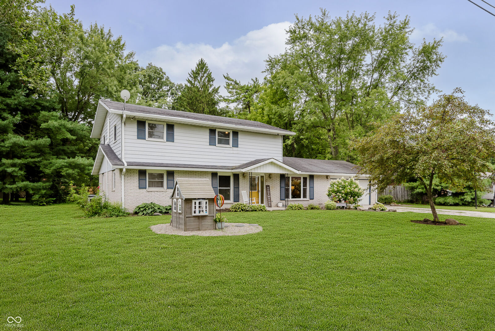 Property Photo: 9105 W Lone Beech Drive IN 47304