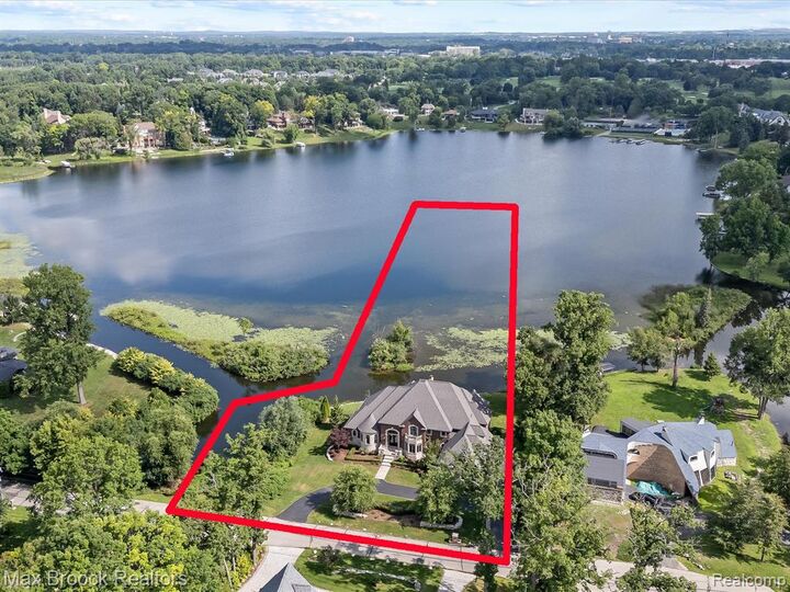 1456 Lochridge Road  Bloomfield Hills MI 48302 0733 photo