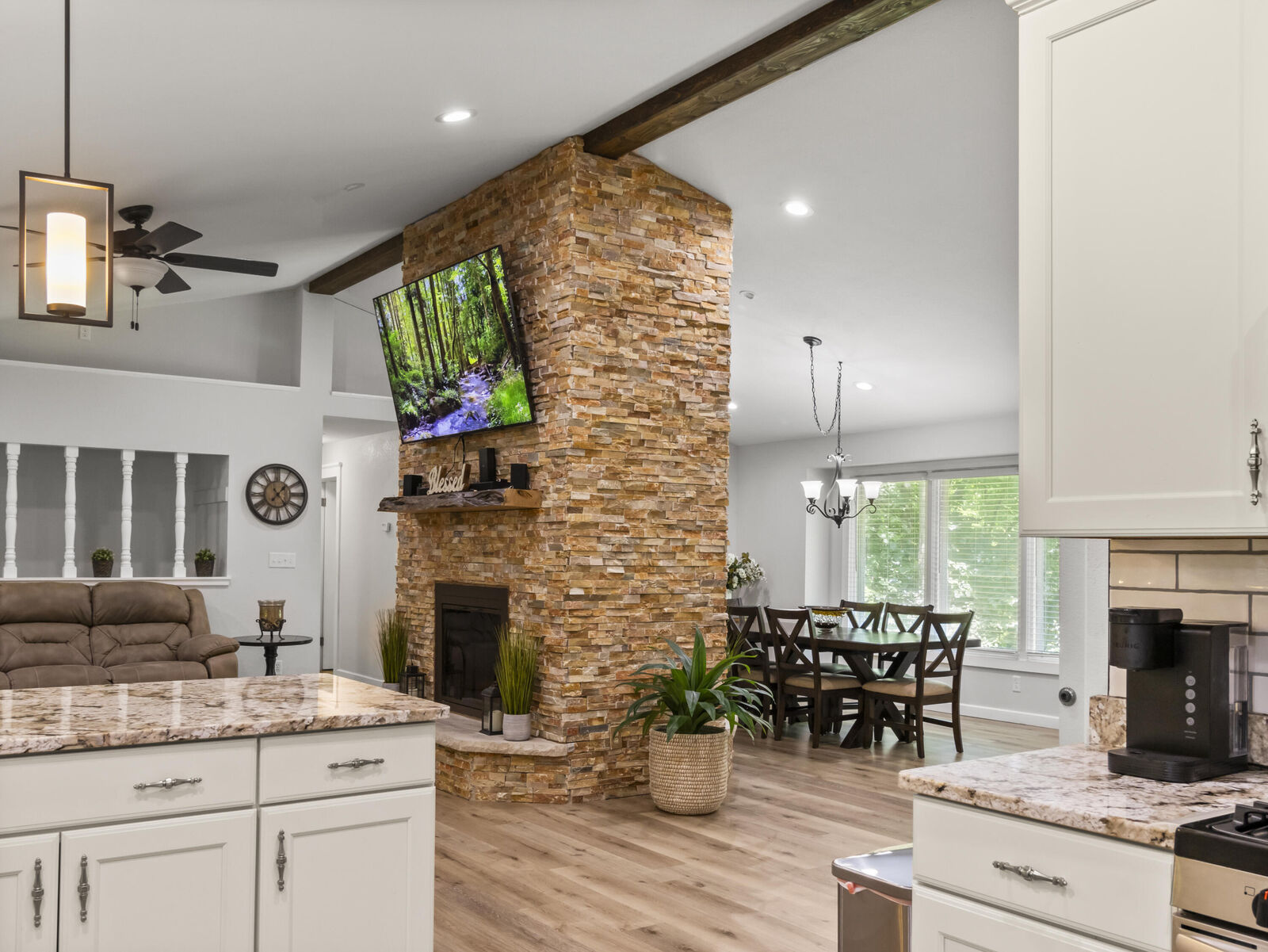 Property Photo: W177n12607 De La Ct - WI 53022