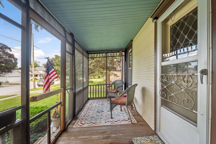 Property Photo: 210 Oakland Ave WI 53149