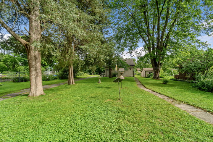 Property Photo: 210 Oakland Ave WI 53149