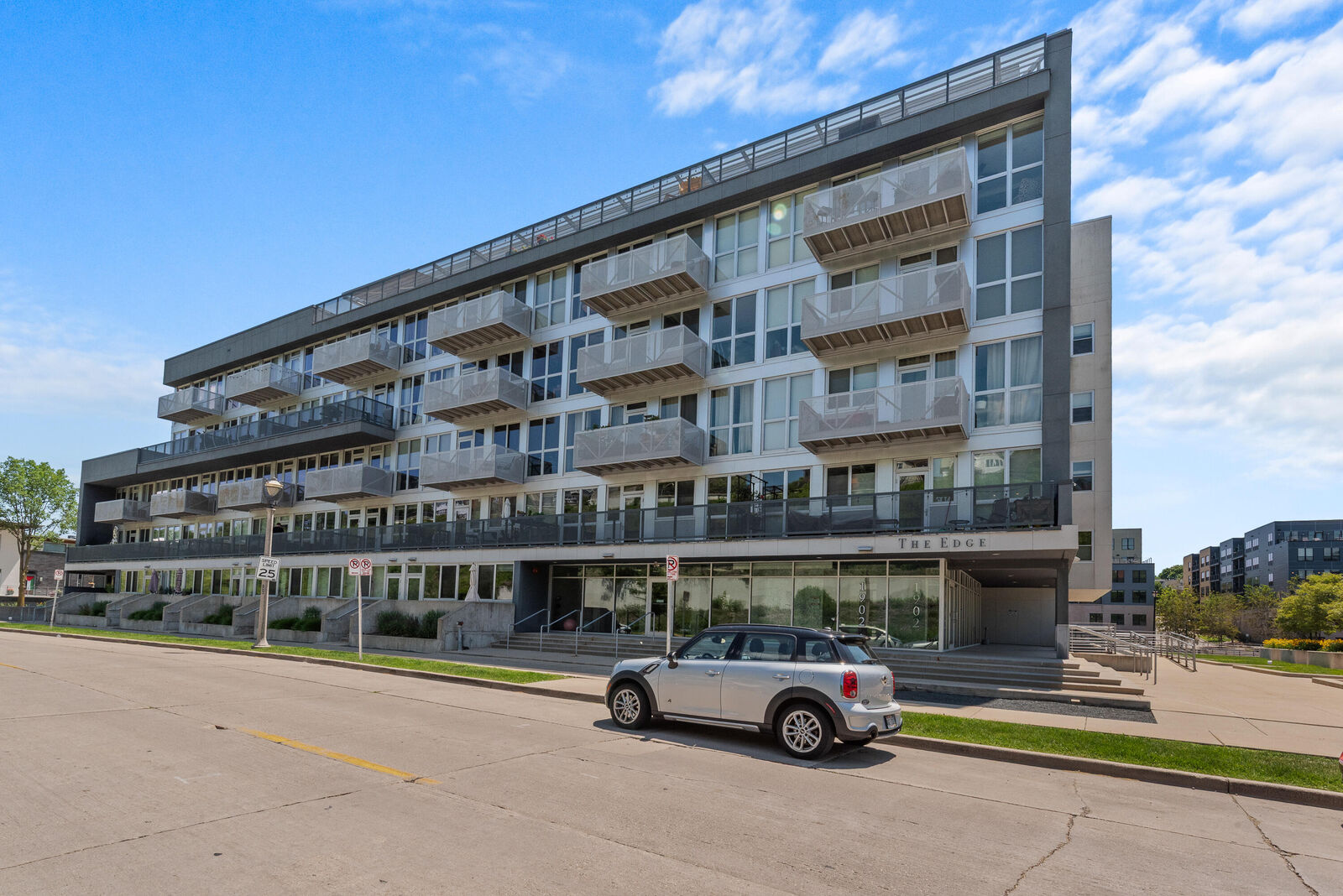 Property Photo: 1902 N Commerce St 102 WI 53212
