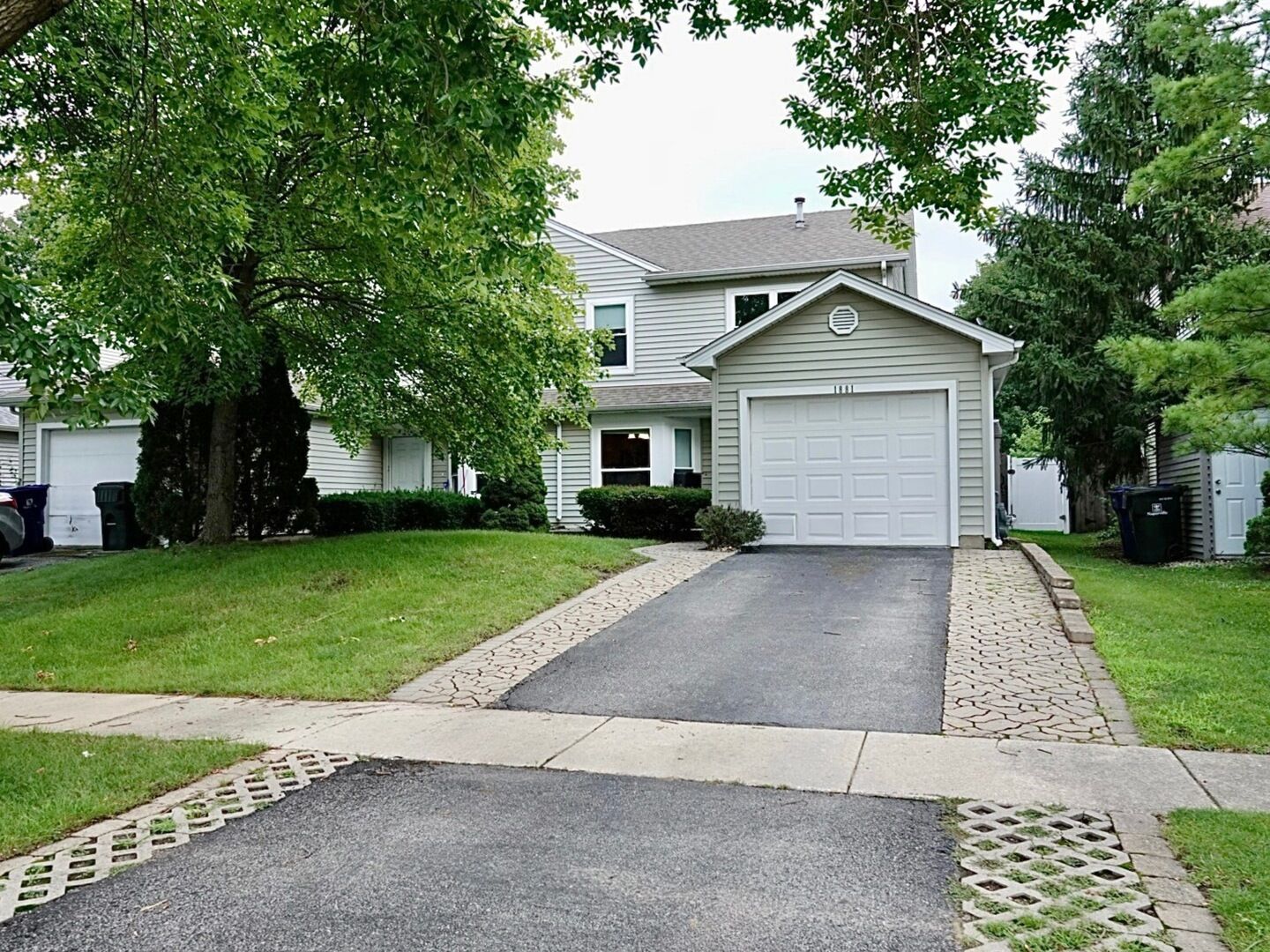 Property Photo: 1881 Appaloosa Drive IL 60565
