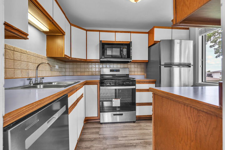 Property Photo:  207 Kendrick Court 207  IL 60194 