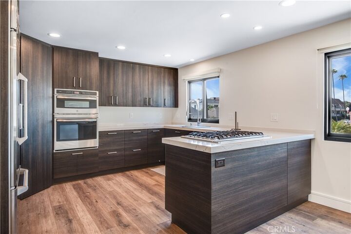 Property Photo:  718 S Catalina Avenue 1  CA 90277 