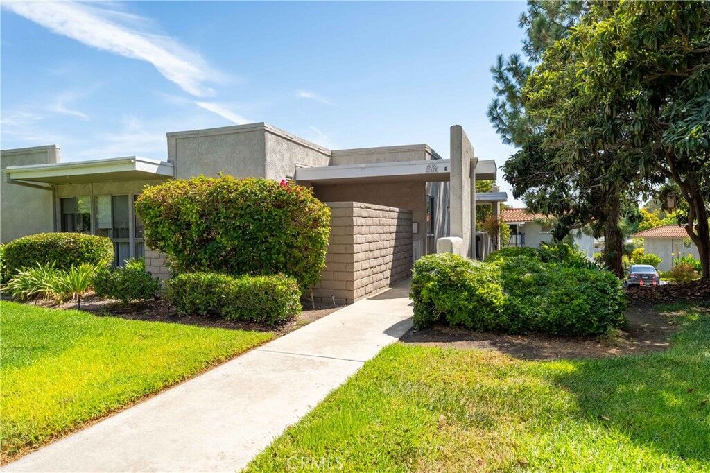 Property Photo: 2267 -D Via Puerta D CA 92637