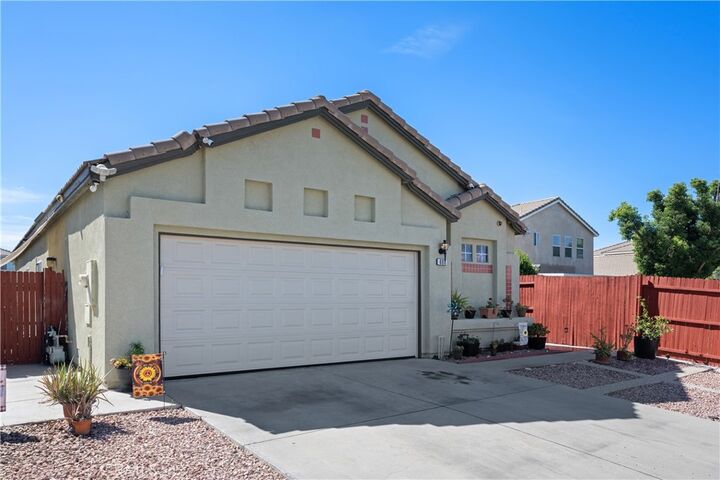 Property Photo: 680 Attenborough CA 92583