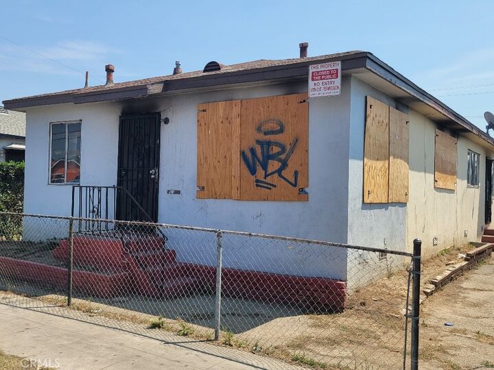 Property Photo: 9618 S Figueroa Street CA 90003