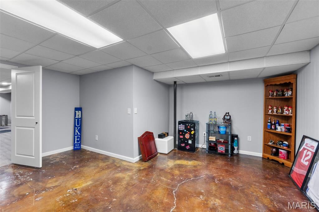 Property Photo:  2026 Robinhood Circle  MO 63701 
