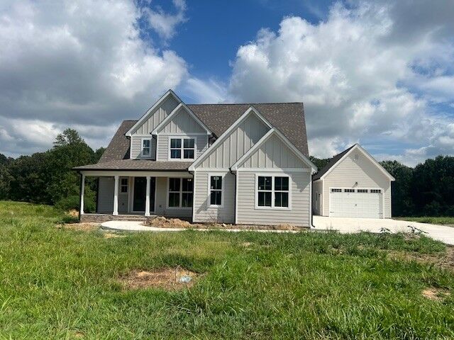 Property Photo: 102 Summer Lake Ct TN 37398