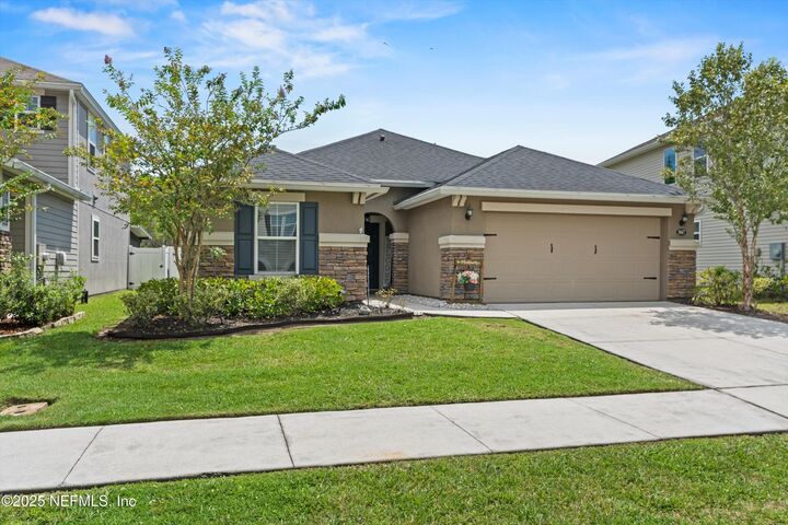 Property Photo:  3947 Connecticut Avenue  FL 32065 