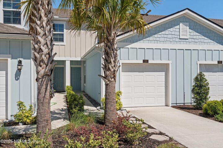 Property Photo: 29 Pomona Way FL 32095
