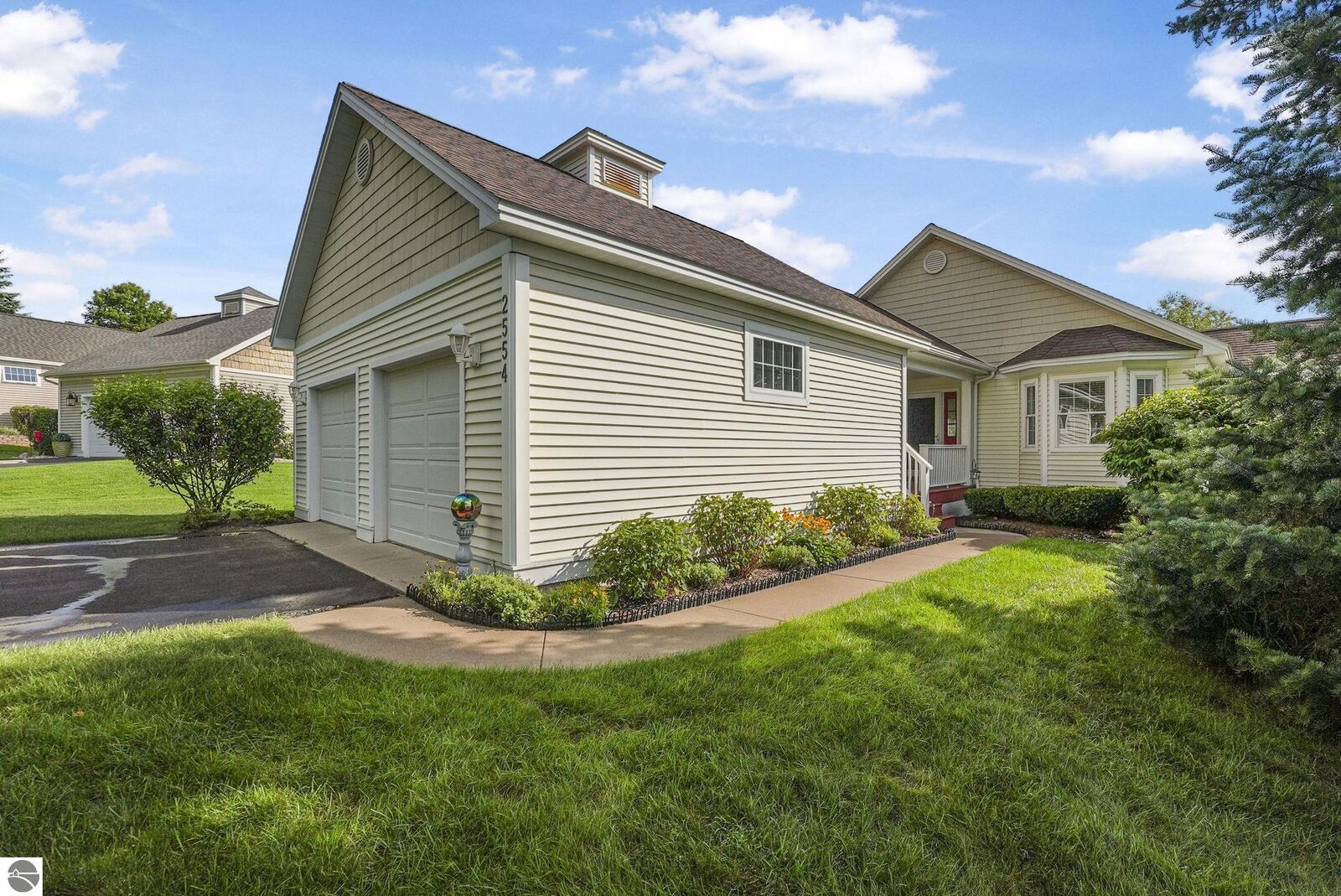 Property Photo: 2554 E Crown Drive MI 49685