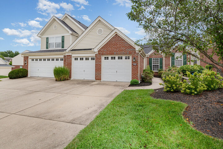 2085 Divot Drive  Burlington KY 41005 photo