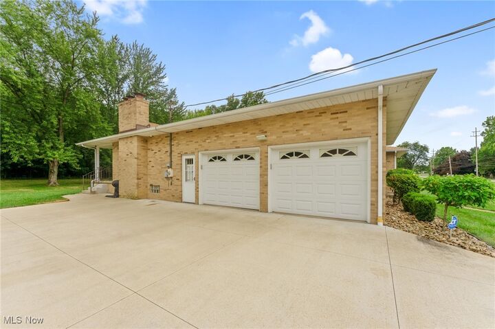 Property Photo: 213 Struthers Liberty Road OH 44505