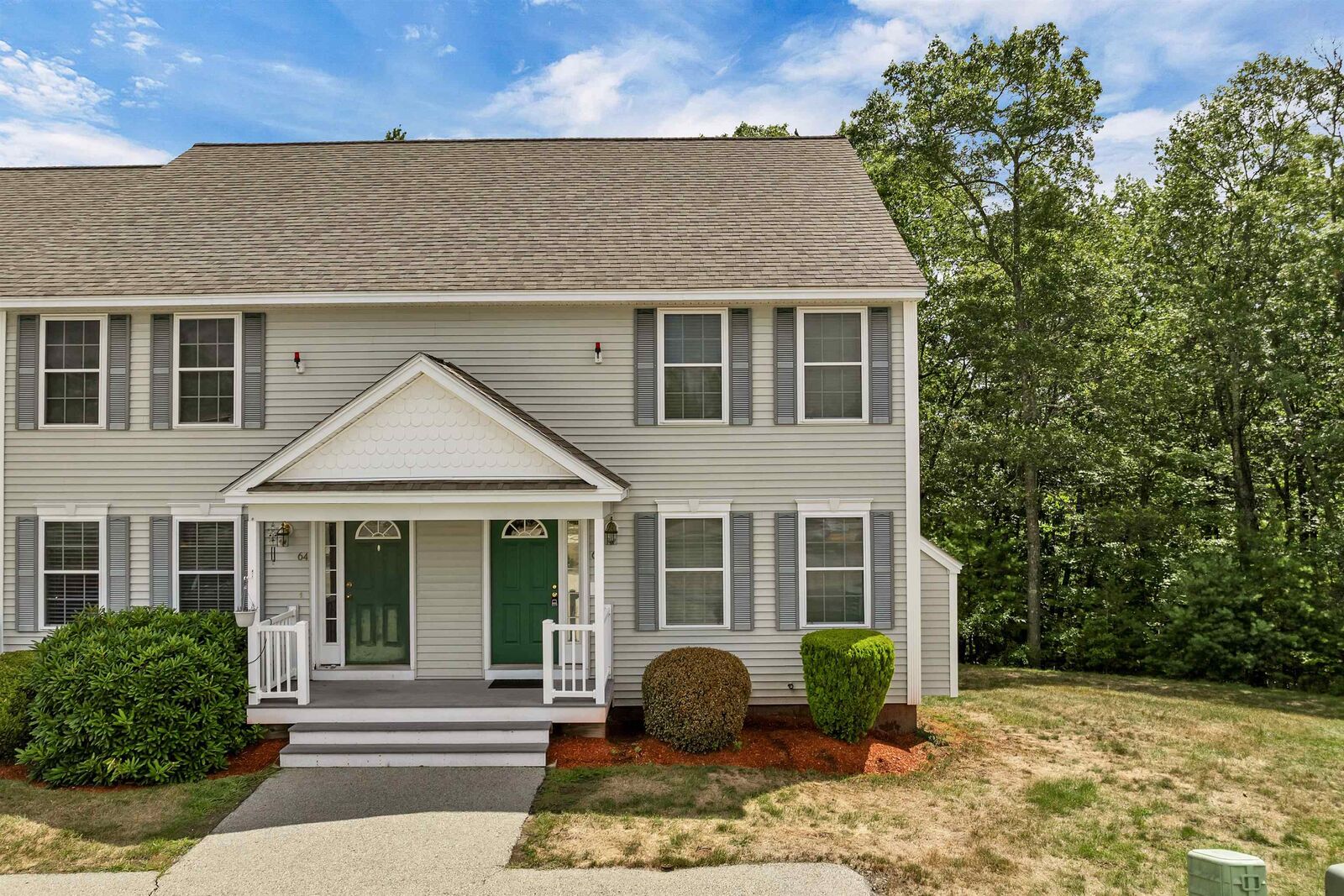 Property Photo: 66 Overlook Circle NH 03051