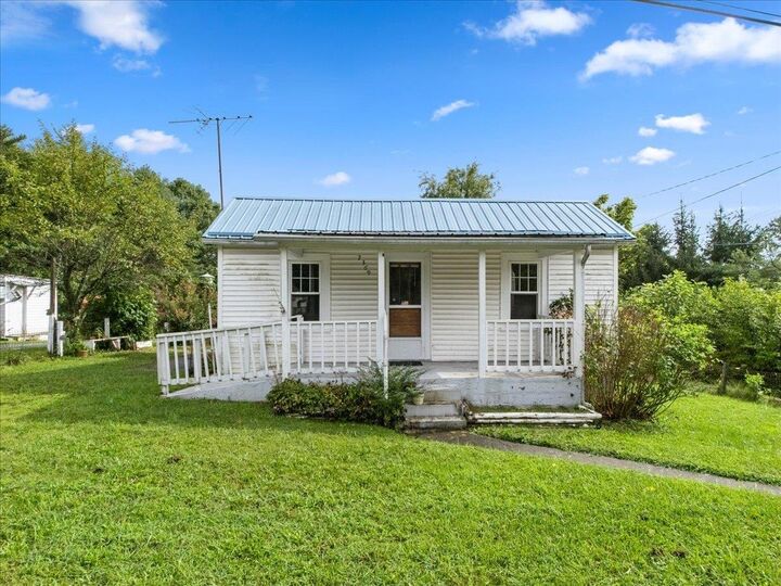 Property Photo:  2369 Peppers Ferry Road NW  VA 24073 