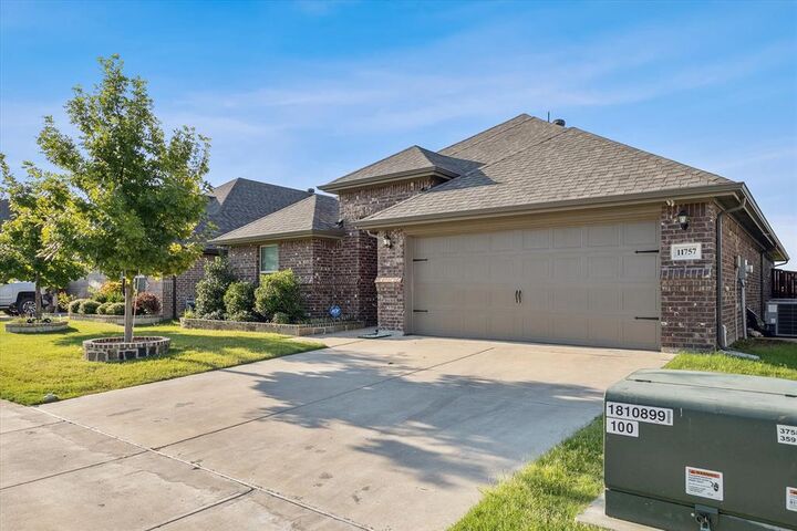 Property Photo: 11757 Elko Lane TX 76108
