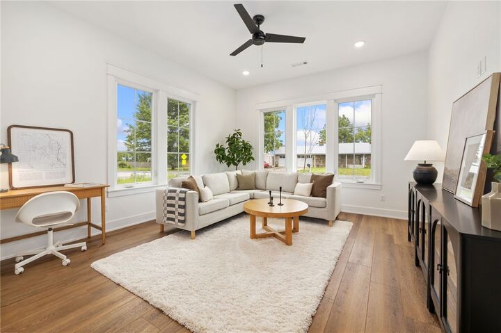 Property Photo:  823 NW 14th Street  AR 72712 