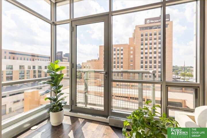 Property Photo: 200 S 31st Avenue 4814 NE 68131