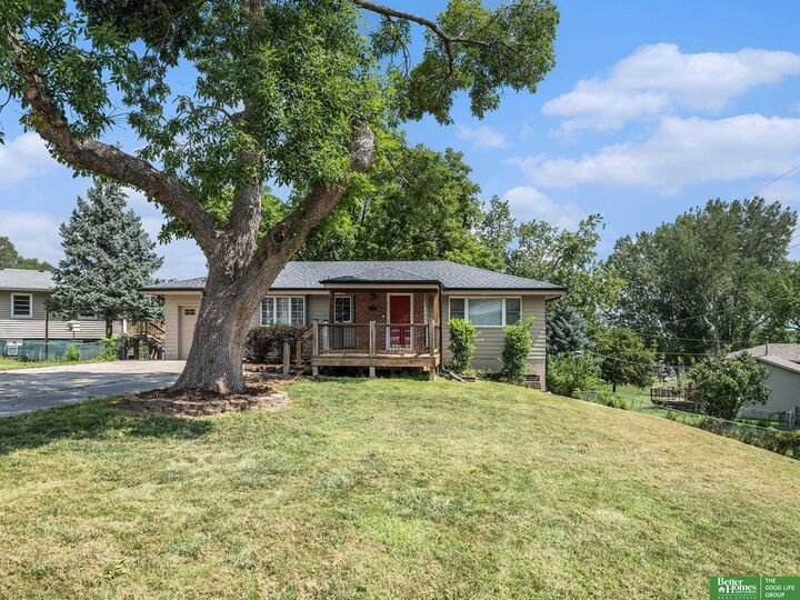 Property Photo: 8209 S 39 Avenue NE 68147
