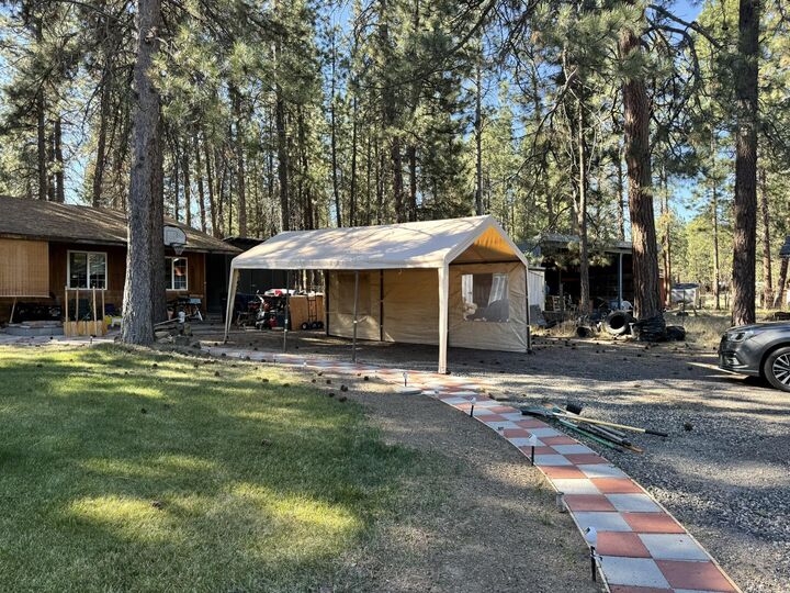 Property Photo: 19501 Baker Road OR 97702