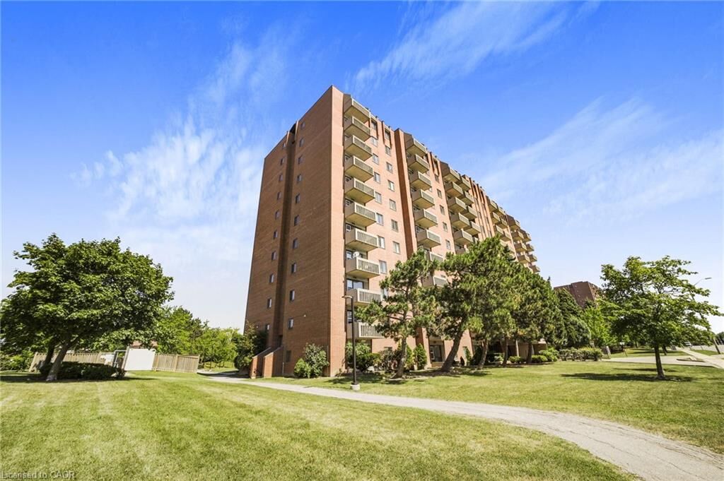 Property Photo:  6720 Glen Erin Drive  ON L5N 3K8 