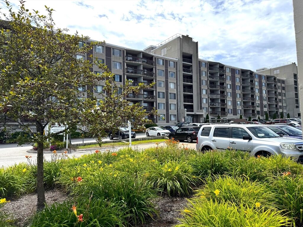 Property Photo:  1500 Worcester Rd. 502  MA 01702 