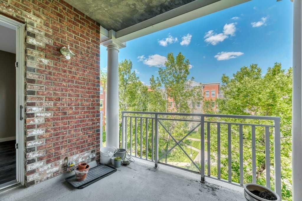 Property Photo:  5605 Henwood Street SW 3209  AB T3E 7R2 